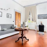 Lejlighed Spacious & Bright, Next To The Duomo Of Florence, Michelangelo, With Patio