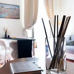 Lejlighed Spacious & Bright, Next To The Duomo Of Florence, Michelangelo, With Patio Firenze