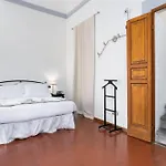 Lejlighed Spacious & Bright, Next To The Duomo Of Florence, Michelangelo, With Patio