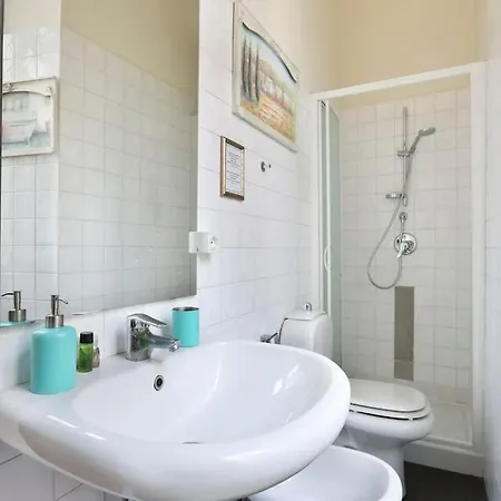 Spacious & Bright, Next To The Duomo Of Florence, Michelangelo, With Patio