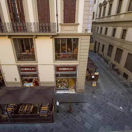 Spacious & Bright, Next To The Duomo Of Florence, Michelangelo, With Patio