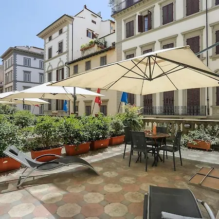 Apartment Spacious & Bright, Next To The Duomo Of Florence, Michelangelo, With Patio